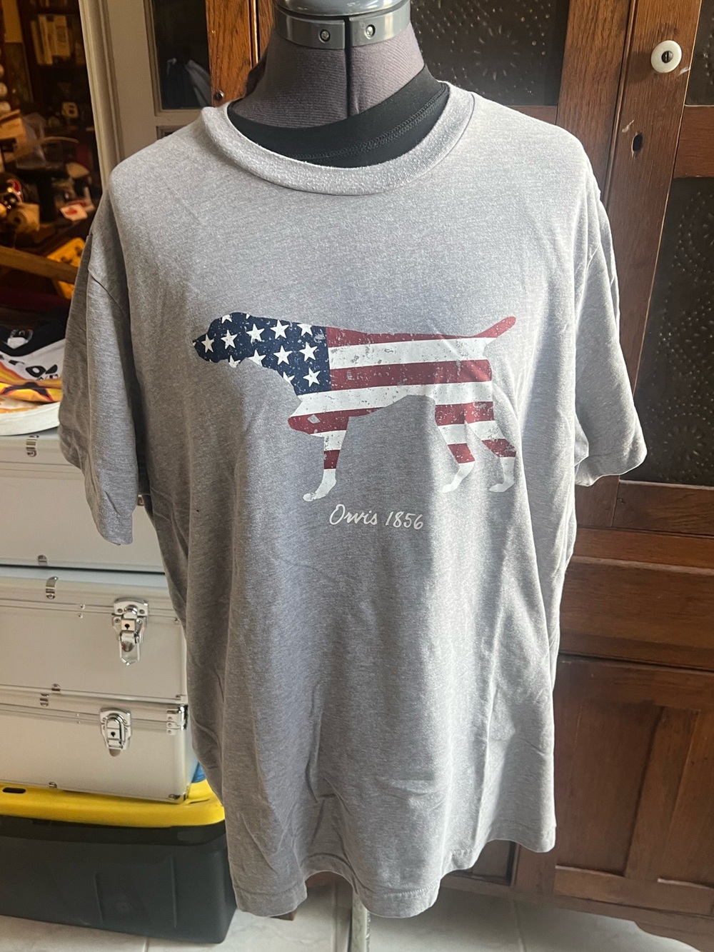 T-Shirt with American Flag Dog Graphic by orvis size XL